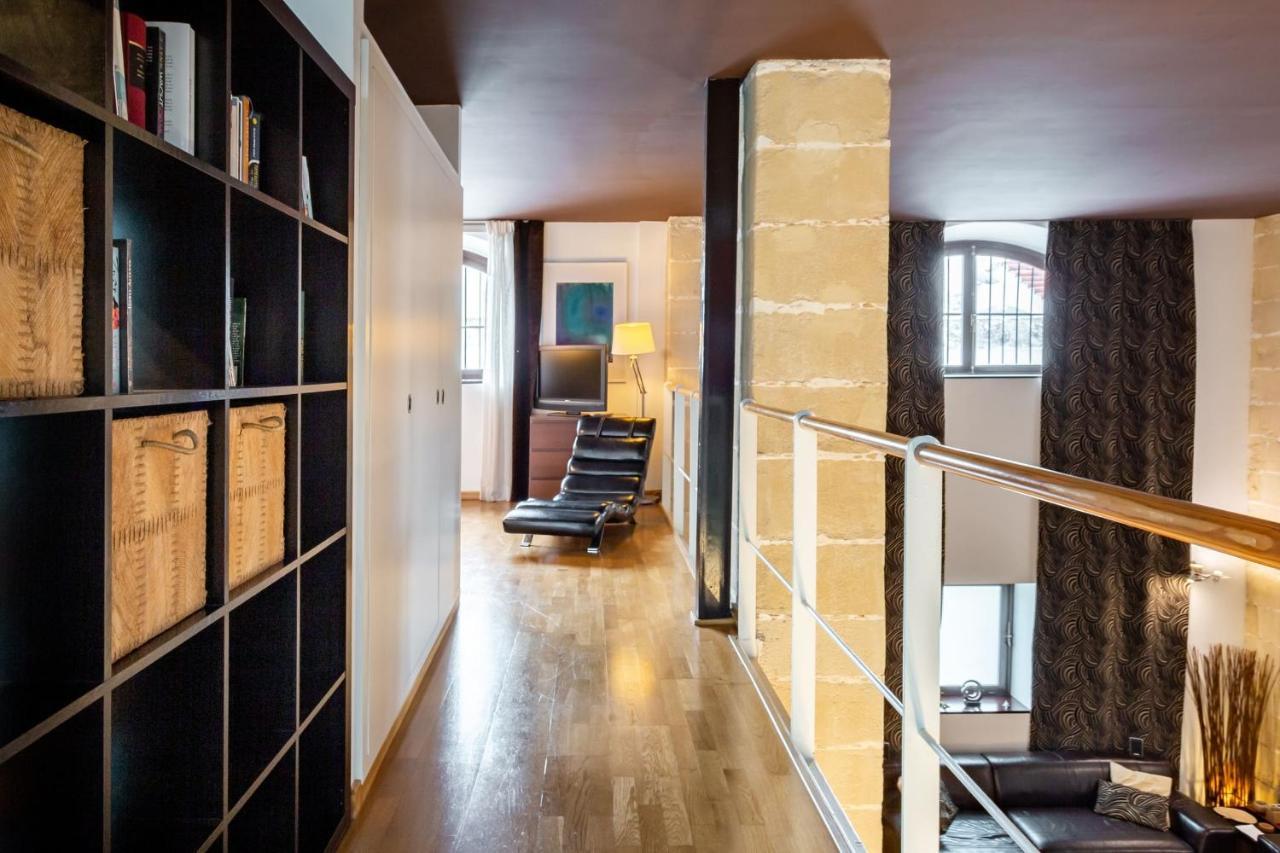 Artqhost Jerez Huge Loft & Free Parking Apartment Jerez de la Frontera Ngoại thất bức ảnh