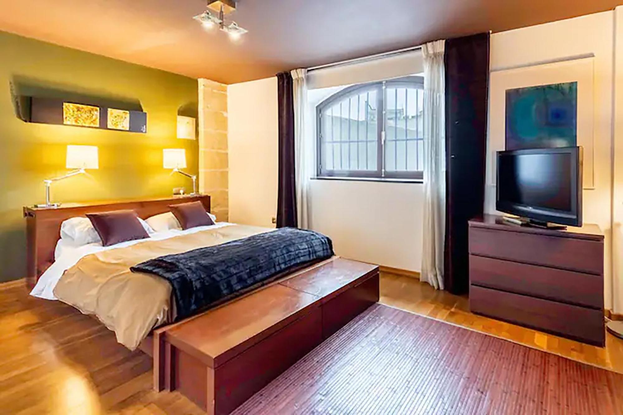 Artqhost Jerez Huge Loft & Free Parking Apartment Jerez de la Frontera Ngoại thất bức ảnh